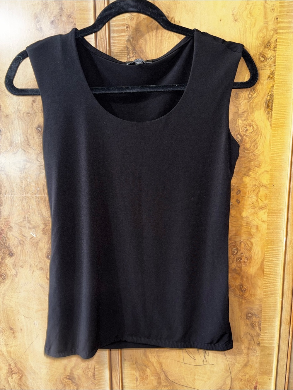 Classic Black Sleeveless Scoop Neck Women’s Top size Small